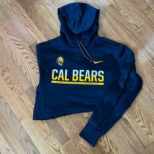 Men’s Nike branded Cal pullover hoodie. Size L